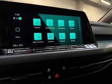 Volkswagen Golf VIII Variant 1.5 eTSI 130KM 2024 Volkswagen Golf Volkswagen Golf Style, zdjęcie 33