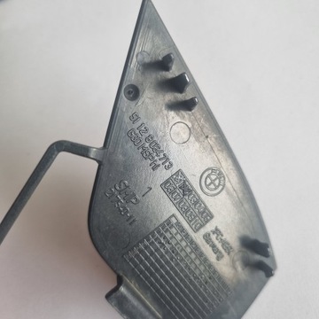 BMW 5 G30 zaślepka osłona haka holowniczego zderzaka 51128064713 8064713