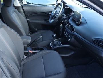 Fiat Tipo II Sedan Facelifting 1.0 T3 Turbo 100KM 2021 Fiat Tipo 1.0 FireFly, Salon Polska, Klima, zdjęcie 8