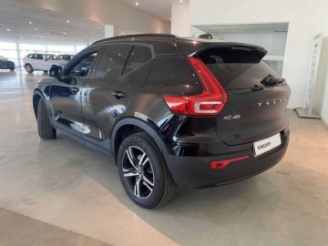 Volvo XC40 Crossover Facelifting 2.0 B3 163KM 2025 VOLVO XC40 B3 Plus Dark Suv 2.0 163KM 2025, zdjęcie 3