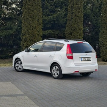 Hyundai i30 I CW Facelifting 1.4 DOHC 109KM 2011 Hyundai i30 1.4 Benzyna Blue Classic Manual 109KM, zdjęcie 16