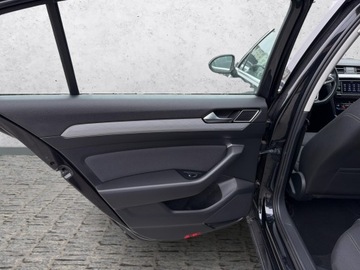 Volkswagen Passat B8 Variant Facelifting 1.5 TSI EVO 150KM 2022 Volkswagen Passat 1.5 TSI / 150 KM Business DSG FV, zdjęcie 34