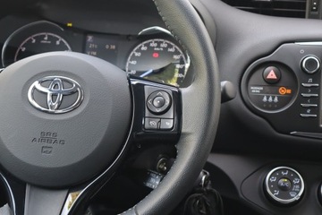 Toyota Yaris III Hatchback 5d Facelifting 2017 1.5 Dual VVT-iE 111KM 2018 Toyota Yaris 1.5 Dual VVT-i, Salon Polska, zdjęcie 17