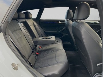 Volkswagen Arteon Fastback Facelifting 2.0 TSI 190KM 2022 Volkswagen Arteon 2.0TSI 190KM R-Line DSG SerwisASO Kessy Acc Led Navi Hak, zdjęcie 10