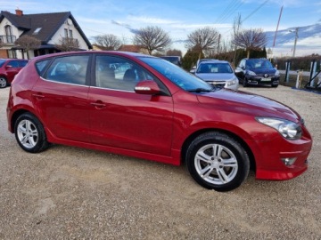 Hyundai i30 I CW Facelifting 1.4 DOHC 109KM 2011 Hyundai i30 Jak nowy 190 tys km z Niemiec pierwszy wlasciciel 1.4 benzyna, zdjęcie 10