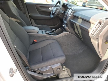 Volvo XC40 Crossover Facelifting 2.0 B3 163KM 2023 Volvo XC 40 XC40 B3 aut 2,0 163KM Pakiet Park Assi, zdjęcie 9