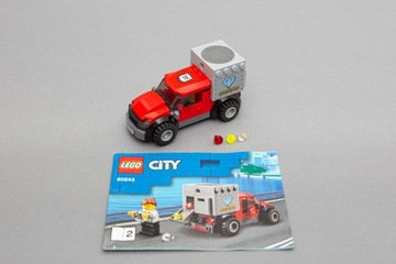 Ciężarówka złodziejaszków z Lego City 60243