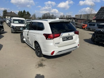 Mitsubishi Outlander III SUV PHEV Facelifting 2020 2.4 PHEV 224KM 2020 Mitsubishi Outlander AWD PHEV Automat Kamera, zdjęcie 3