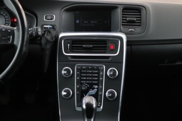 Volvo V60 I Kombi Facelifting 2.0 D4 DRIVE-E 181KM 2014 Volvo V60 D4 2.0, 178 KM, Navi, Klima, zdjęcie 11