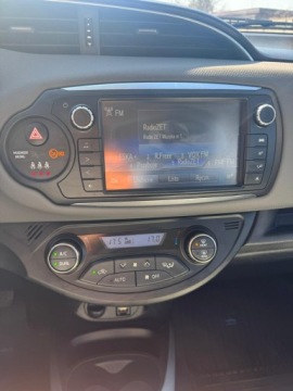 Toyota Yaris III 2016 Toyota Yaris 1.5 Hybryda Comfort 75KM 2016r Gwarancja !!!, zdjęcie 11
