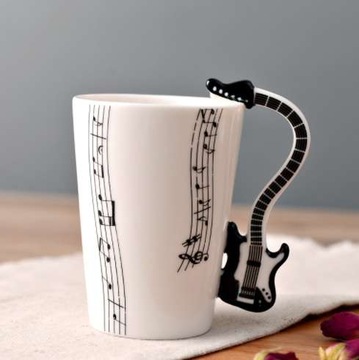 КРУЖКА МУЗЫКАЛЬНАЯ ЧЕРНАЯ ГИТАРА ДЛЯ ROCKMAN 250 МЛ