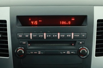 Mitsubishi Outlander II 2.0 MIVEC 147KM 2010 Mitsubishi Outlander 2.0, GAZ, Automat, Skóra, zdjęcie 9