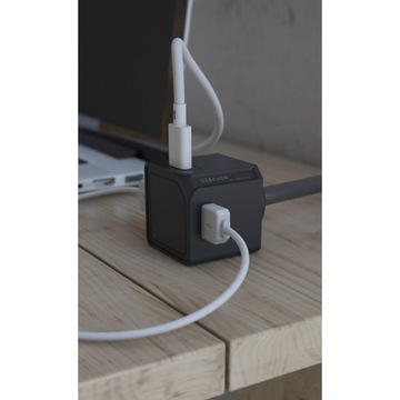 Сетевое зарядное устройство с 4 портами USB и зарядным блоком для телефона длиной 1,5 м.