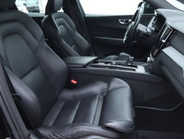 Volvo XC60 II 2019 Volvo XC60 B4 AWD, 194 KM, 4X4, Automat, Skóra, zdjęcie 8