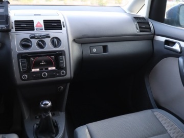 Volkswagen Touran I 2.0 TDI 170KM 2009 VW Touran 2.0 TDI, 167 KM, Navi, Klima, Tempomat, zdjęcie 7