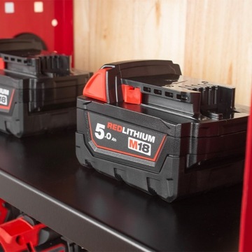 Навесной шкаф с полкой для электроинструментов FR9270