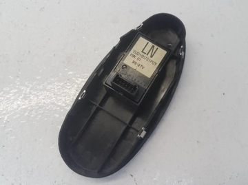 PANEL PŘEPÍNAČ SKEL PRAVÝ PŘEDNÍ YUD100731 ROVER 75 (RJ)