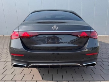 Mercedes Klasa E W214 Sedan 2.0 220d 197KM 2025 E Klasa 220 d 4-Matic AMG 2.0 (197KM) 2025, zdjęcie 2