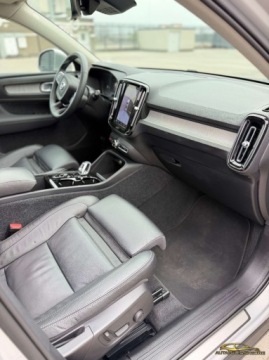 Volvo XC40 Crossover Facelifting 2.0 B5 250KM 2022 Volvo XC 40 2.0 250KM bardzo zadbane,nowe auto 2.0 Benzyna 250KM, zdjęcie 22