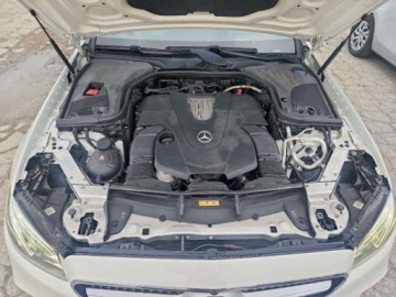 Mercedes Klasa E W213 2018 Mercedes-Benz Klasa E 400 4matic 2018 3.0 Benzyna 329KM, zdjęcie 6