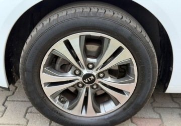Kia Venga Mikrovan 1.4 DOHC CVVT 90KM 2015 Kia Venga 1.4 90KM Navi Panorama Kamera KEY Bezwypadkowy Dla wymagajacy, zdjęcie 11