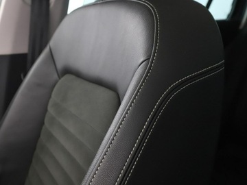 Volkswagen Passat B8 GTE Variant Facelifting 1.4 TSI Plug-In-Hybrid 218KM 2021 Volkswagen Passat 1.4GTE PHEV Automat Panorama, zdjęcie 33