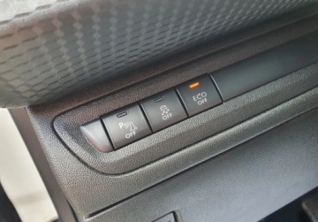 Peugeot 2008 I SUV Facelifting 1.2 PureTech 110KM 2016 Peugeot 2008 Panorama LED Nawigacja GetHelp 1.2 Benzyna 110KM, zdjęcie 17