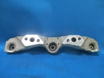 ПОЛКА ПЕРЕДНЯЯ НИЖНЯЯ РЫЧАГ PIAGGIO MP3 400