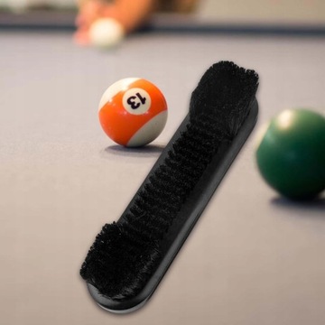 Щетка для бильярдного стола.