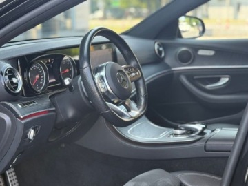 Mercedes Klasa E W213 Kombi Plug-in Facelifting 2.0 E300de 306KM 2020 Mercedes-Benz Klasa E 300 DE hybryda plug-In pakiet AMG serwis ASO pakiet, zdjęcie 3