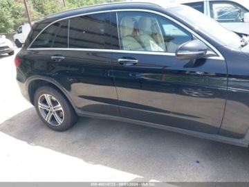 Mercedes GLC C253 2021 Mercedes-Benz GLC 2021r, 300, 2.0L, 4x4 2.0 Benzyna 255KM, zdjęcie 3