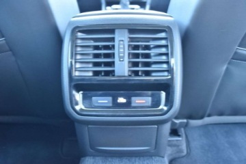 Volkswagen Passat B8 Limousine 2.0 TDI BlueMotion SCR 190KM 2019 Volkswagen Passat SalonPL 190KM DSG TDI HighlineSkoraACCNavi18Business ASO, zdjęcie 32