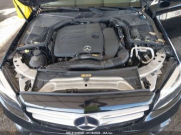 Mercedes Klasa C W205 2019 Mercedes-Benz Klasa C 2019 Mercedes-Benz C-Class C 300 Sedan 2.0 Benzyna, zdjęcie 8