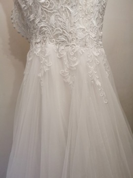 ПЛАТЬЕ КРУЖЕВНОЕ СВАДЕБНОЕ ПЛАТЬЕ размер 38\40 ОРИГИНАЛ