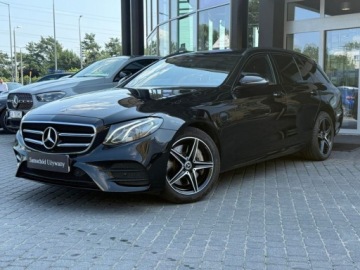 Mercedes Klasa E W213 Kombi Plug-in Facelifting 2.0 E300de 306KM 2020 Mercedes-Benz Klasa E 300 DE hybryda plug-In pakiet AMG serwis ASO pakiet