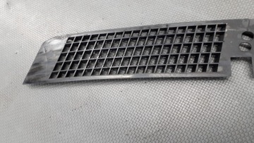 8166657 MŘÍŽKA KRYT MASKA LEVÝ BMW E38