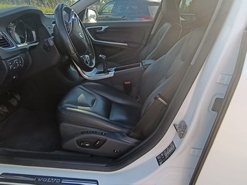 Volvo V60 II  2018 VOLVO V60 Facelifting 2.0 T3 DRIVE-E 152KM, Manual, 2x Klucz, zdjęcie 25