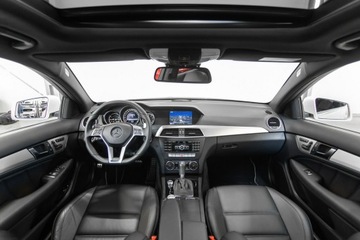 Mercedes Klasa C W204 Coupe AMG 6.2 C 63 AMG 457KM 2013 Mercedes C 63 AMG Tylko 7600 km przebiegu!, zdjęcie 26