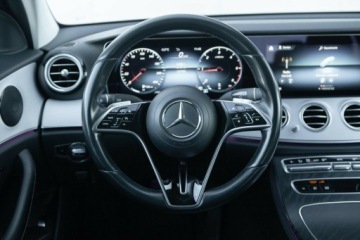 Mercedes Klasa E W213 Limuzyna Facelifting 2.0 E220d 194KM 2021 Mercedes-Benz Klasa E E220d 4 Matic AMG Salon Polska Autotrade Mercedes, zdjęcie 24