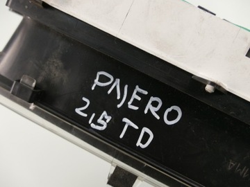 MITSUBISHI PAJERO I 2.5 TD PŘÍSTROJOVÁ DESKA BUDÍKY UK
