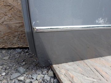 DVEŘE LEVÉ PŘEDNÍ MERCEDES E TŘÍDA 212