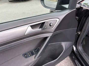 Volkswagen Golf VII Hatchback 3d 1.6 TDI BlueMotion 110KM 2015 Volkswagen Golf VII 1.6TDI 110KM Super Stan! 2015, zdjęcie 12