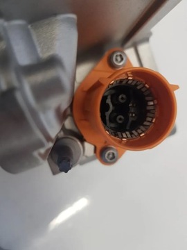 ПОДОГРЕВ АККУМУЛЯТОРА Дополнительный подогрев аккумуляторной батареи MERCEDES E