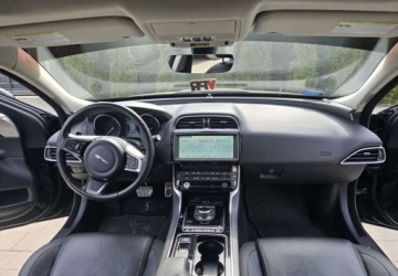 Jaguar XE 2019 Jaguar XE Jaguar XE P250 R-Dynamic Black 2.0 Benzyna 250KM, zdjęcie 17