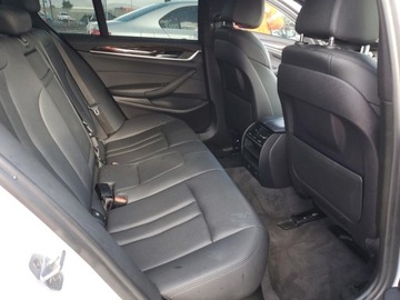 BMW Seria 5 G30-G31 2018 BMW Seria 5 2018 BMW 530E 2.0 Hybryda 248KM, zdjęcie 10
