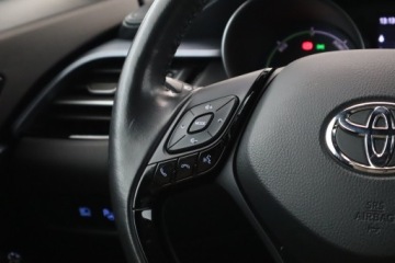 Toyota C-HR I Crossover Facelifting 1.8 Hybrid 122KM 2020 Toyota C-HR 1.8 Hybrid, Salon Polska, zdjęcie 16