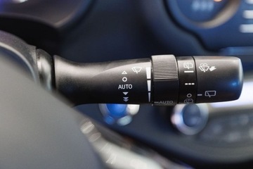 Toyota Yaris III Hatchback 5d Facelifting 2017 1.5 Hybrid 100KM 2018 Toyota Yaris Hybrid 100 Selection 1.5 Hybryda 100KM, zdjęcie 38