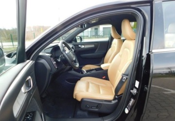 Volvo XC40 2021 Volvo XC 40 2.0T INSCRIPTION Bezowa Skora BLiS 2.0 Benzyna 197KM, zdjęcie 14
