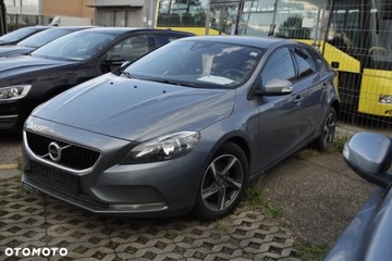 Volvo V40 II Hatchback 2.0 T2 DRIVE-E 122KM 2016 Volvo V40 II 2.0 T2 2,0 POLIFT, bezwypadkowy, zdjęcie 3