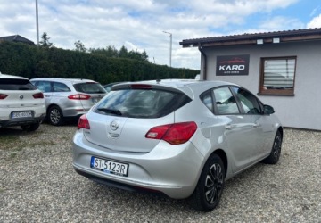 Opel Astra J GTC 1.4 Turbo ECOTEC 120KM 2015 Opel Astra 2015r. Po wymianie rozrzadu. 1.4 Benzyna 120KM, zdjęcie 4